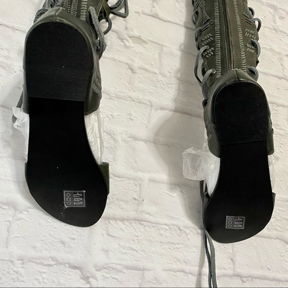 NWOT Leather Gladiator Sandals - Picture 7 of 16